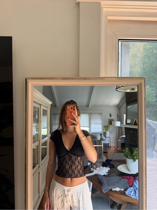 Kimchi Blue Tops - Kimchi Blue Black Lace Short Sleeve Crop Top